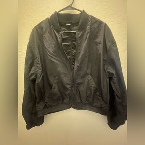 Old Navy Oversized SmWomen's Black Light Weight Rain Resistant Activewear Jacket